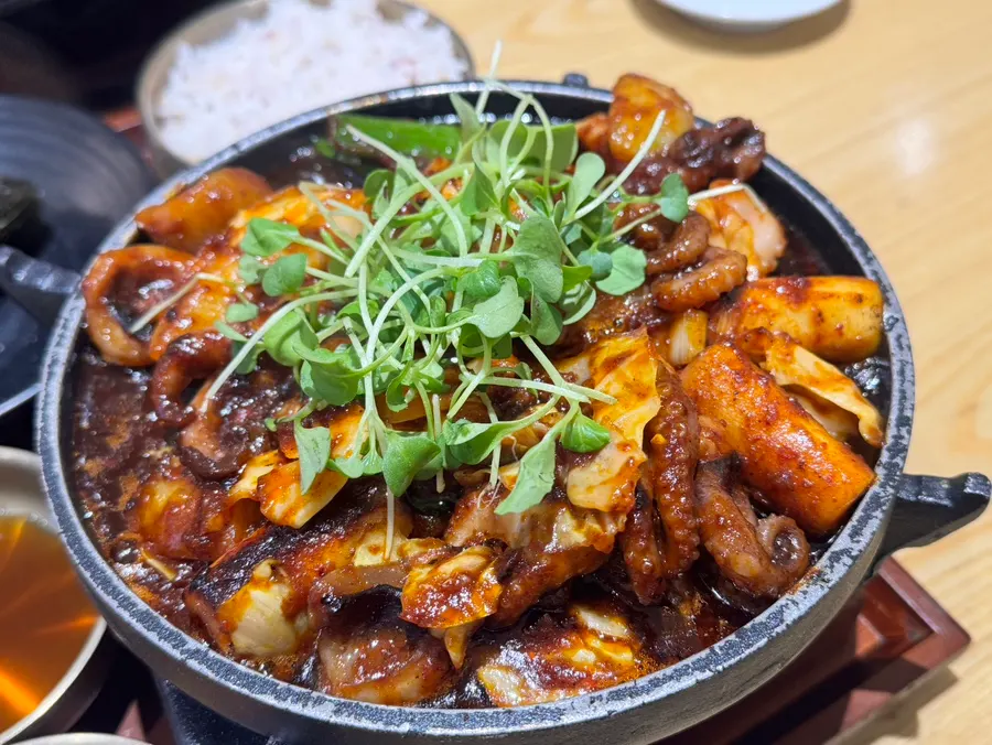 화로에 올린 할머니쭈꾸미볶음