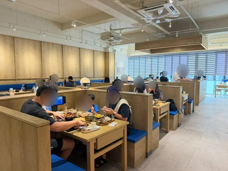 Table seating area at Cafe Dongi
