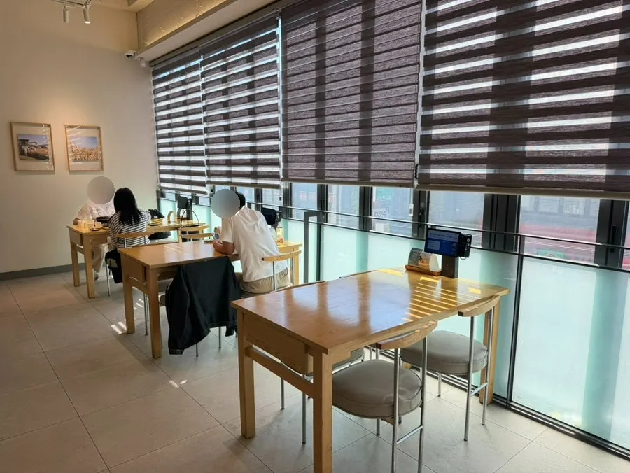 Guests seated inside Cafe Dongi