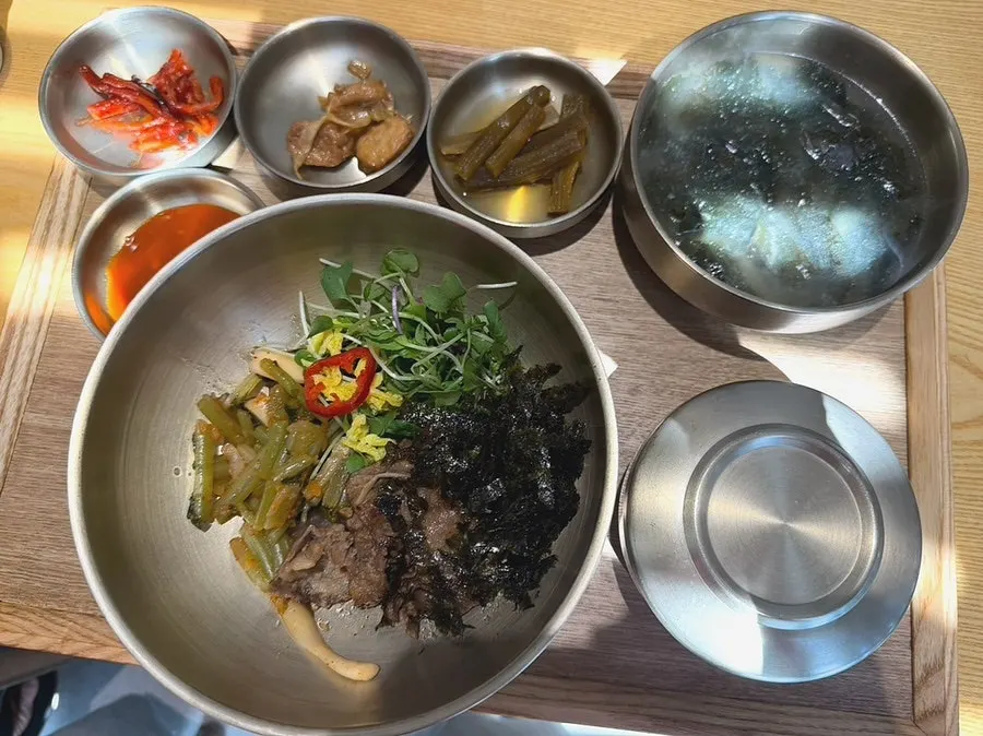 Smoky solo grill grilled pork jeyuk
