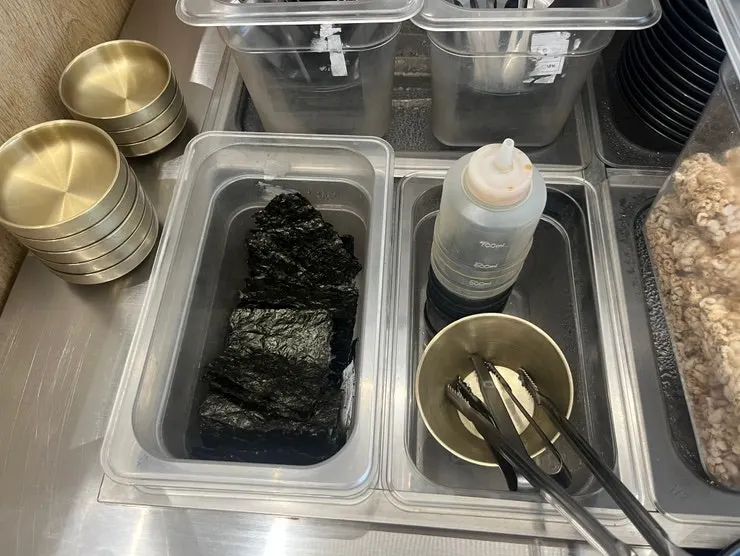 Seaweed available at the self-service bar