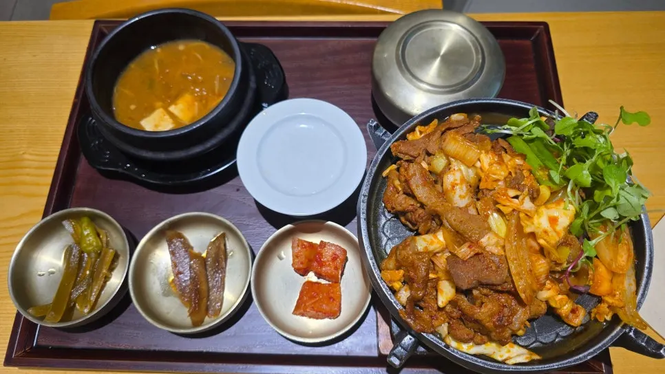 Korean bansang table set with side dishes
