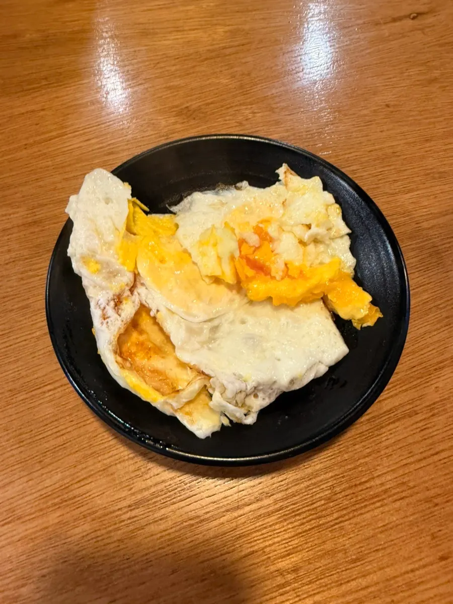 A plate of self-made fried eggs