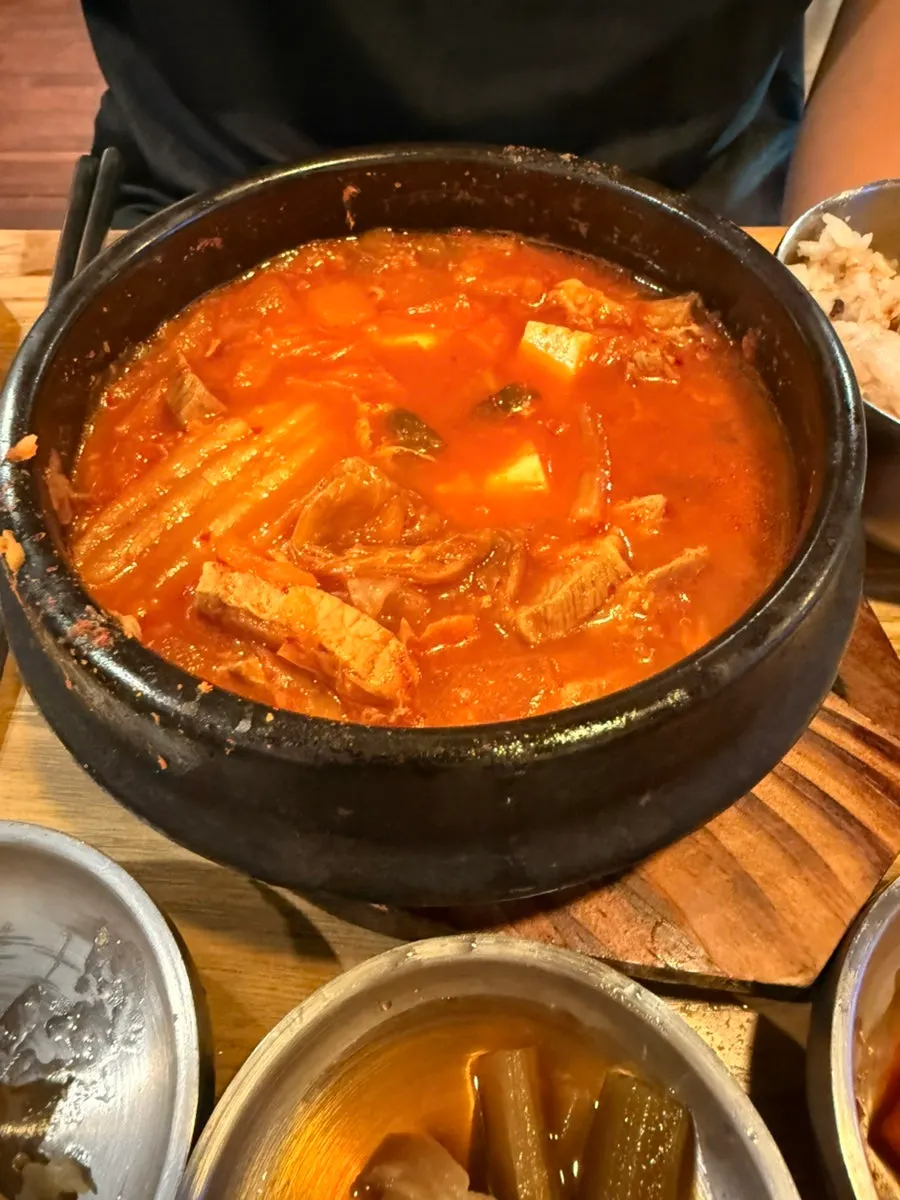 Yeolmu bulgogi bibimbap topped with bulgogi and yeolmu