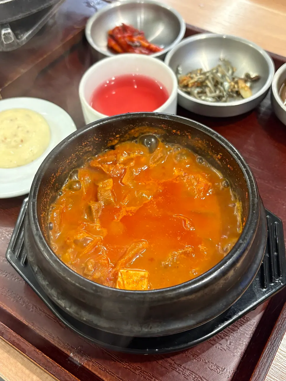 Kimchi jjigae hasil ganti tambahan