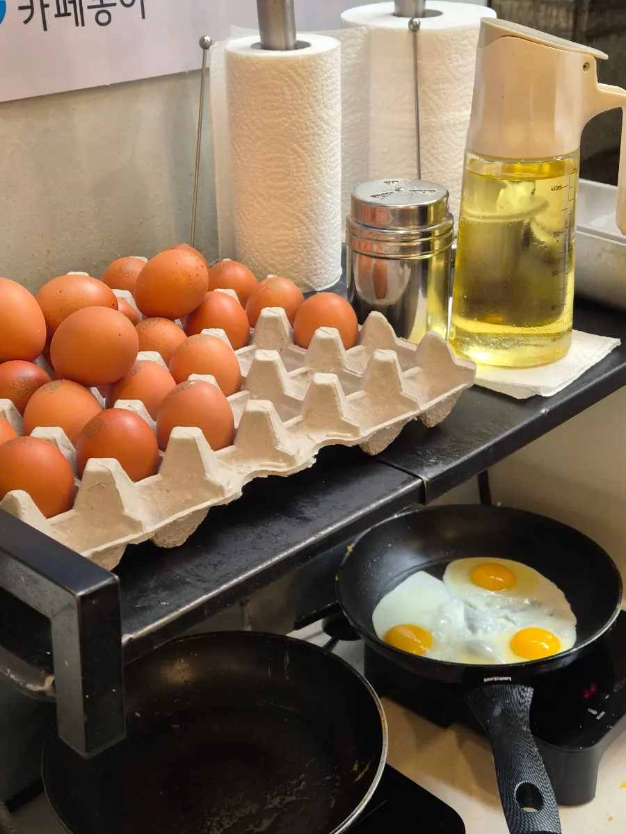 Frying your own egg at the self-bar