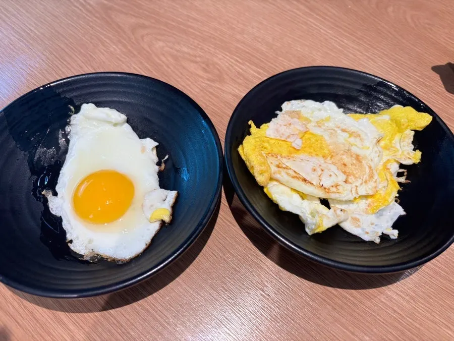 Service bar with fried eggs and barley candy