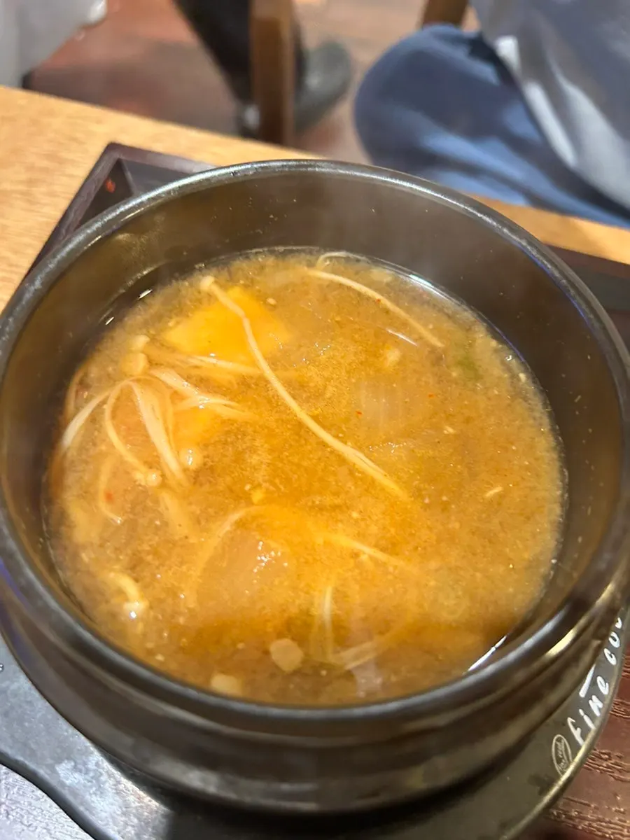 돼지고기가 들어간 숙성김치찌개