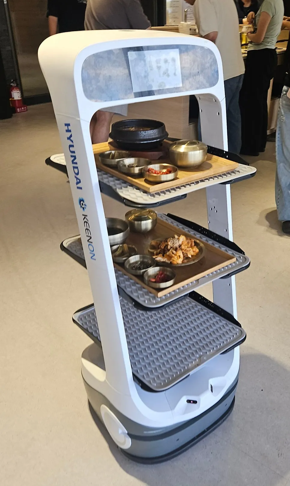 The serving robot delivering food