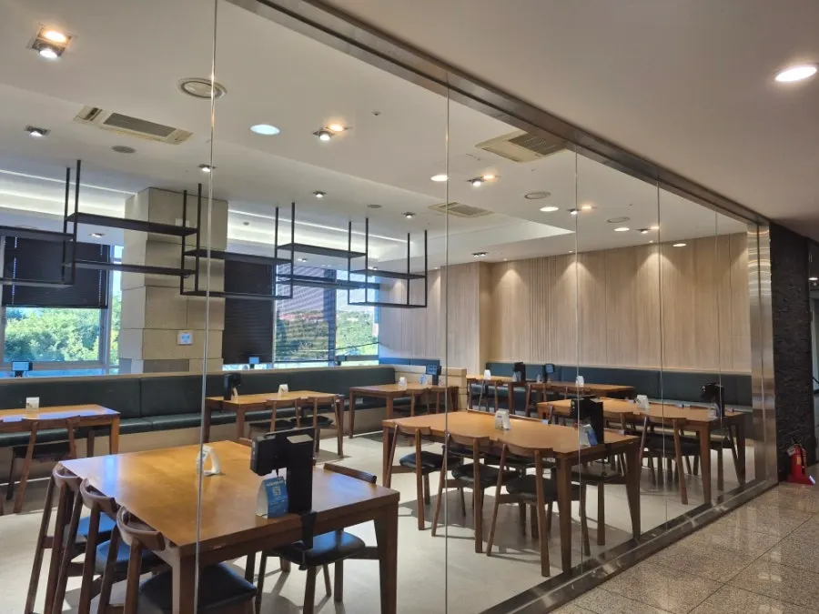 Spacious and clean interior hall of Cafe Dongi