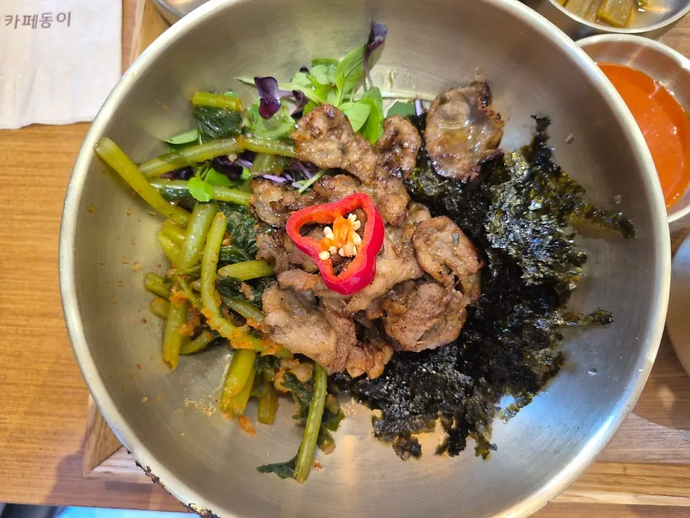 Seaweed soup served with the yeolmu bibimbap