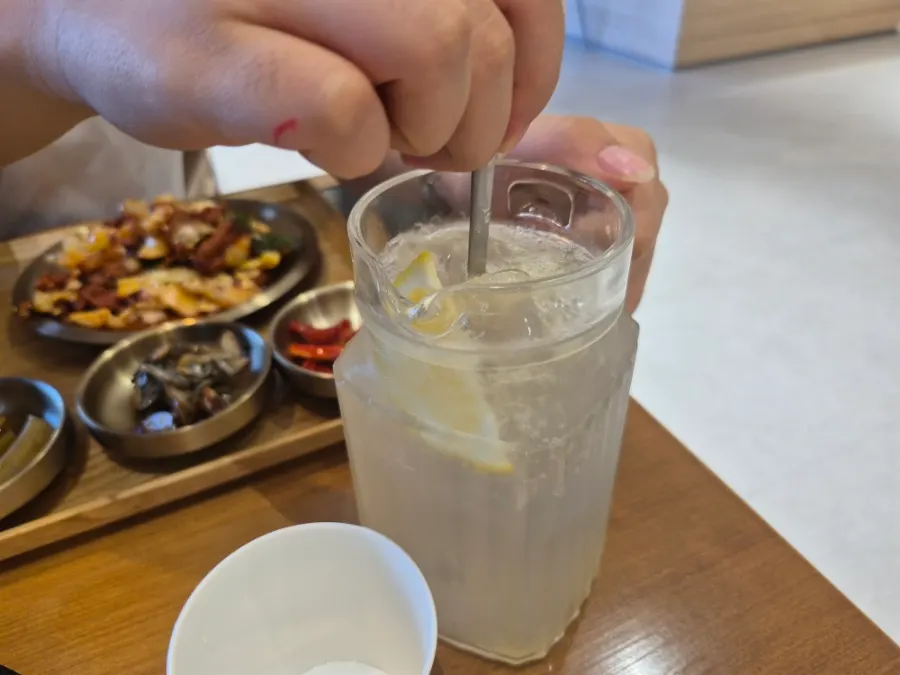 Lemonade received after writing a Naver review