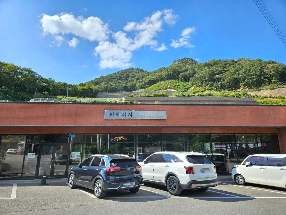 카페이서 홍천점 매장 전경