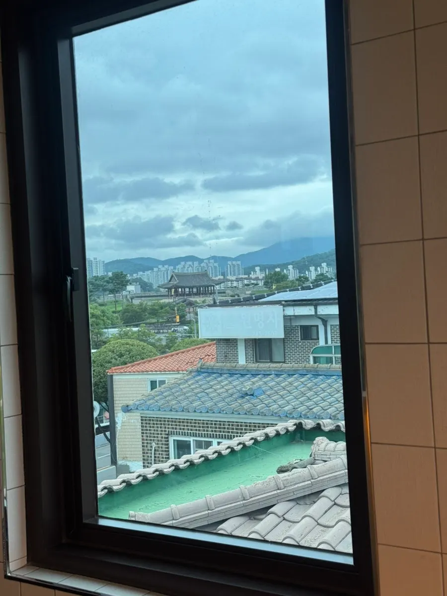 감성적인 분위기의 카페인포커스 3층 좌석