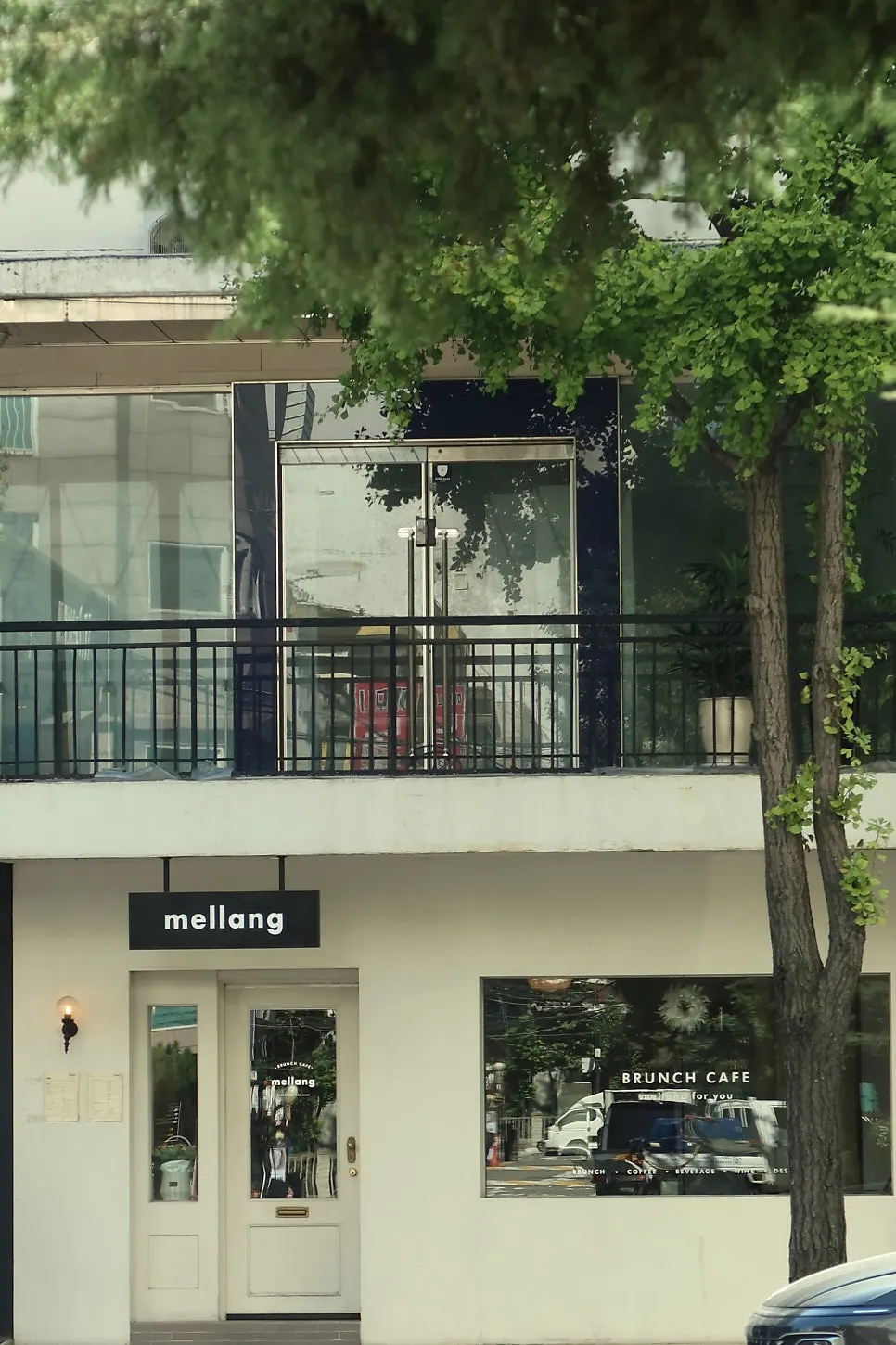 Walking toward Mellang in Dongbuichon-dong