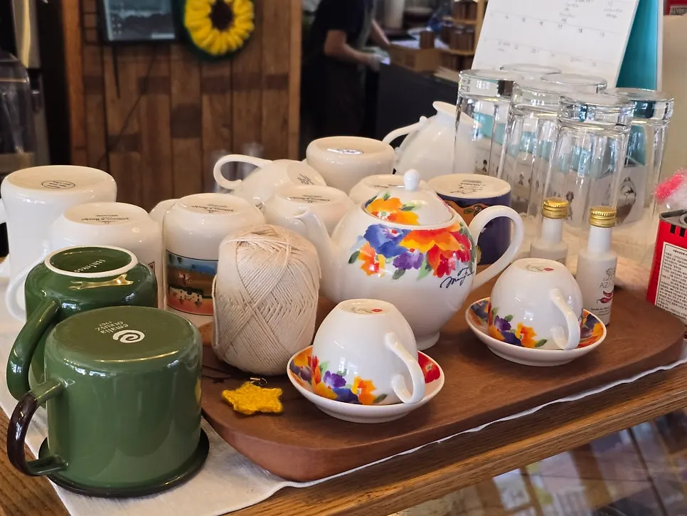 Wide shot of Cafe Mendeolli's brunch menu on the table