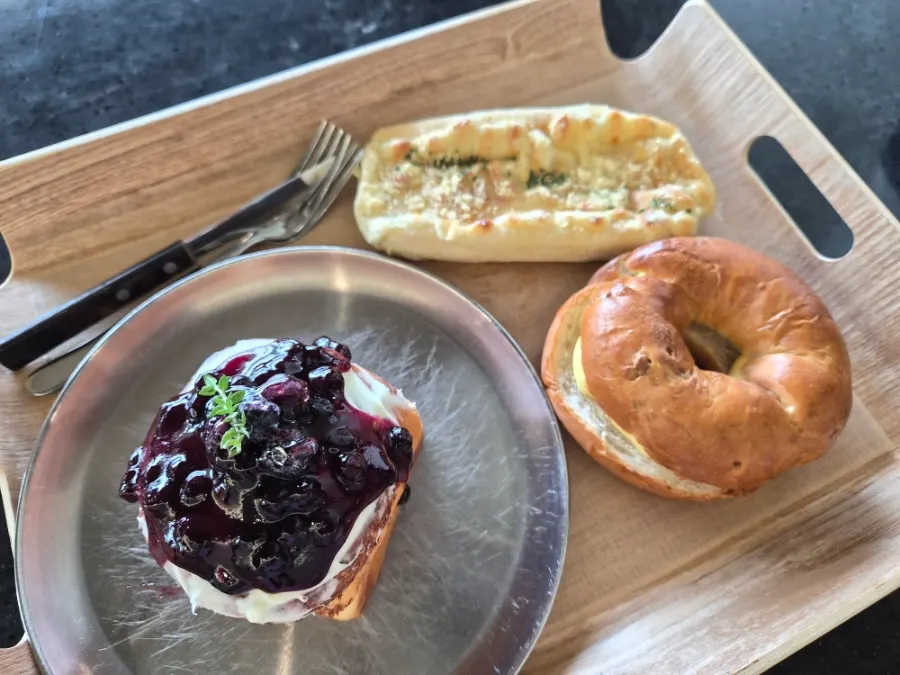 Three breads served first at MUG