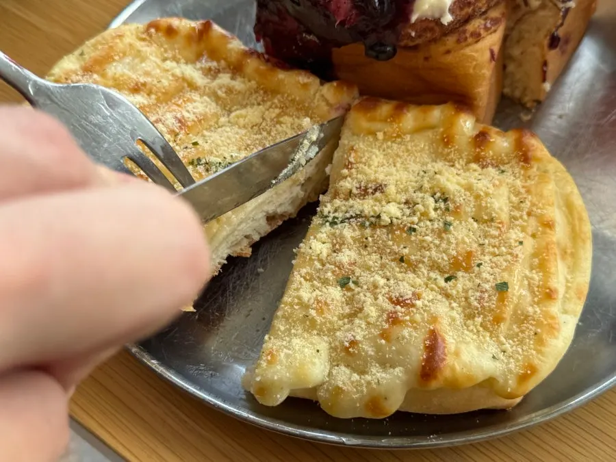 Gorgonzola ciabatta covered in cheese powder