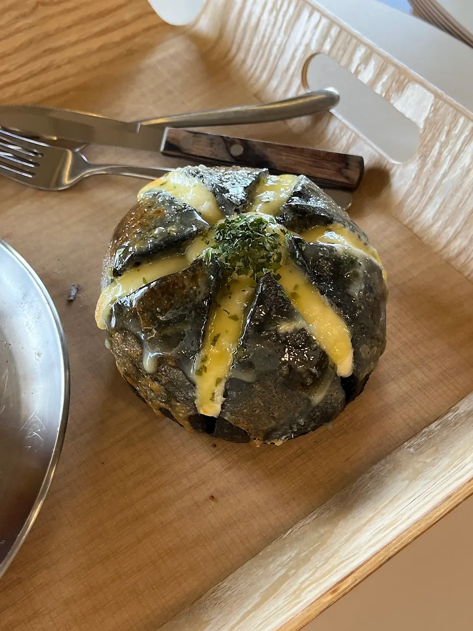카페 먹 먹물 마늘바게트