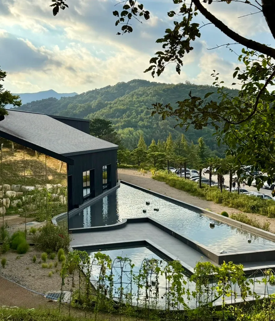 View of MUG café in Ulju-gun, Ulsan surrounded by mountains