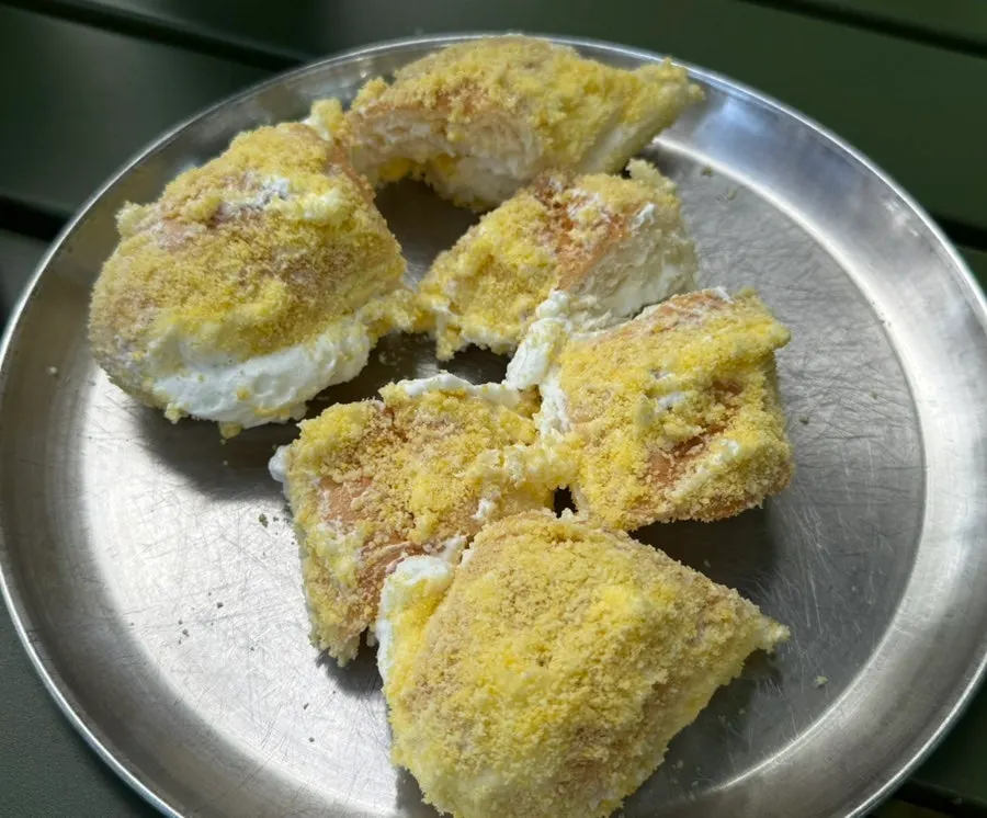 MUG's white roll coated in castella crumbs
