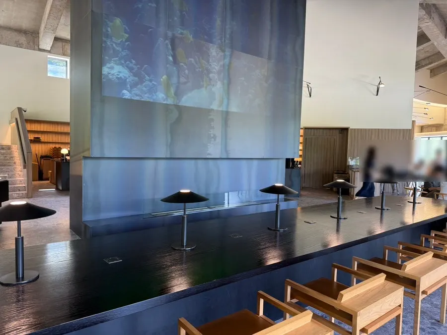 Laptop-friendly seating at MUG