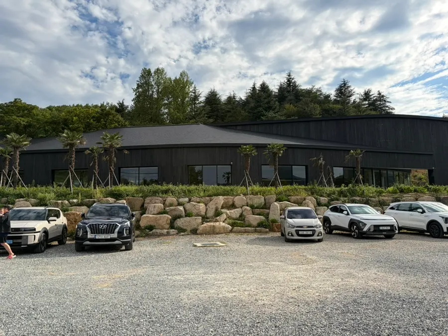 MUG's private parking lot and entrance road