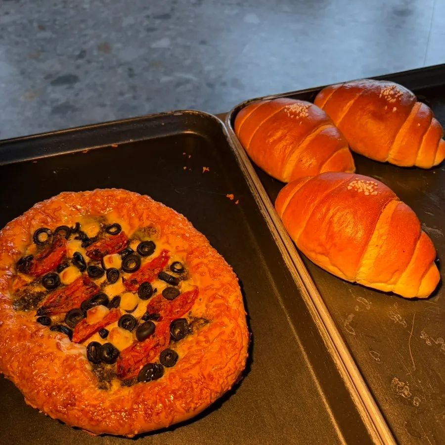 MUG's dessert showcase