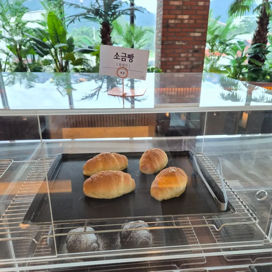 Outdoor rooftop space on the 4th floor of Cafe Neorae