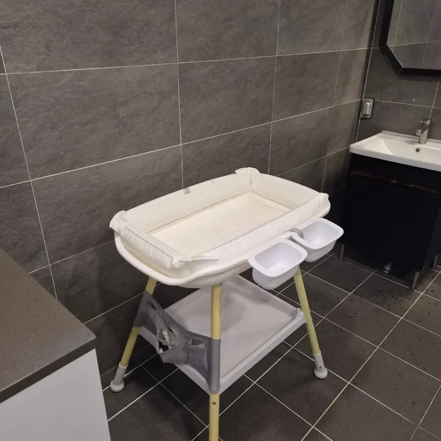 Amenities space at Cafe Neorae