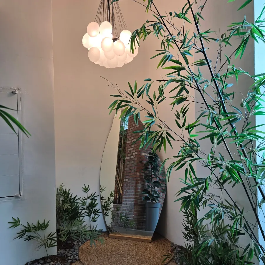Cafe Neorae's 2nd-floor photo zone with pretty lighting
