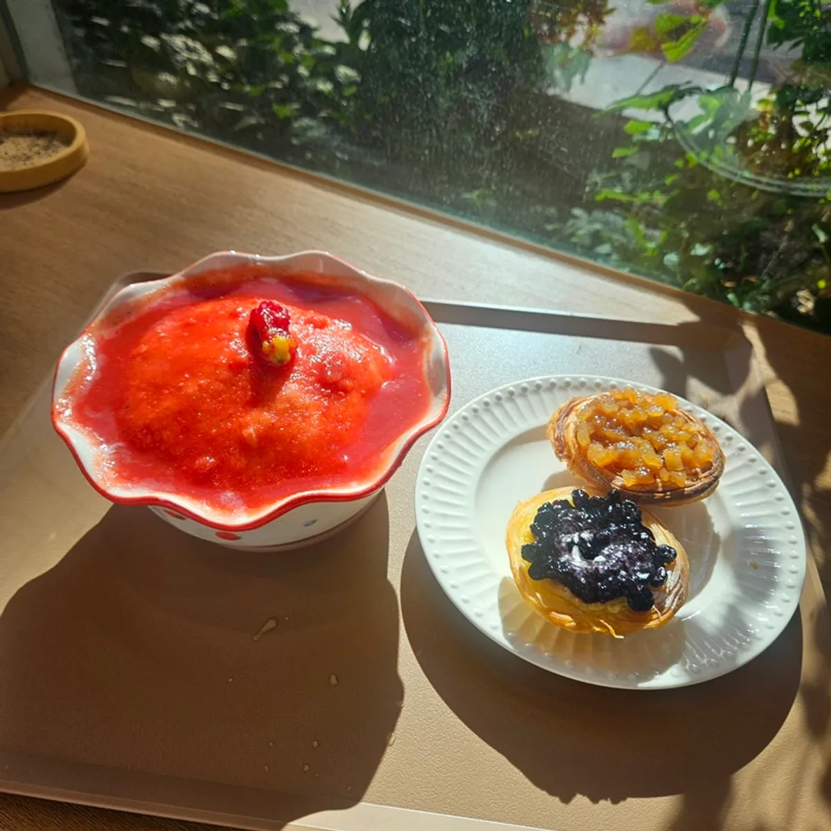 Main dessert table shot at Cafe Ssum in Sinnonhyeon