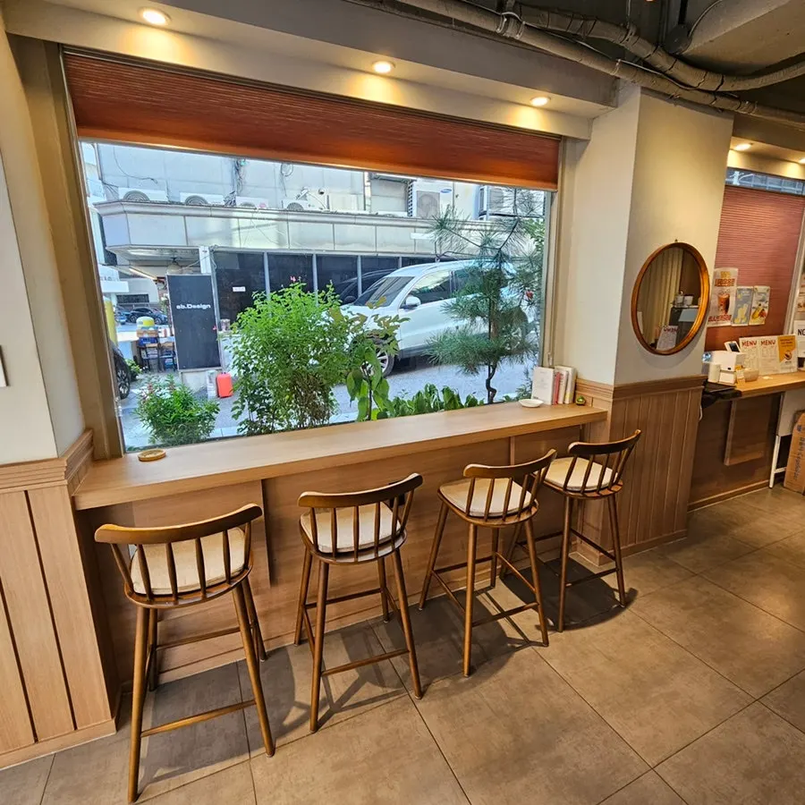 Full dessert spread at Cafe Ssum in Sinnonhyeon