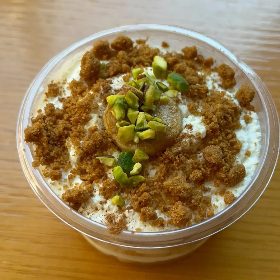 바나나 티라미수 단면과 크림