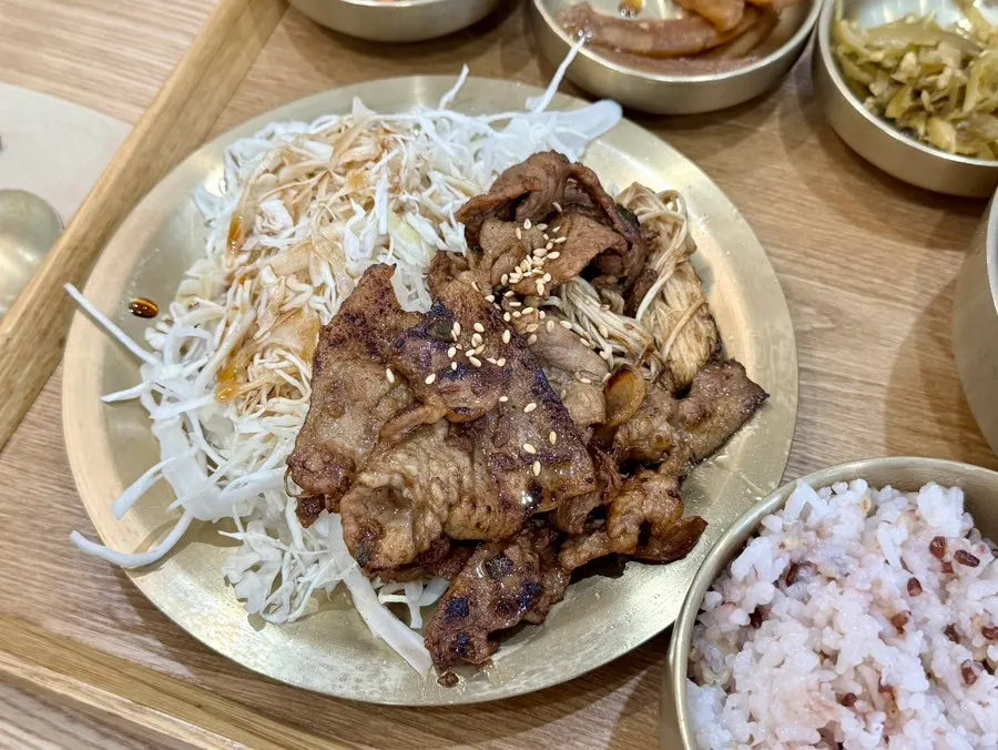 동이직화돼지불고기밥상 9,900원