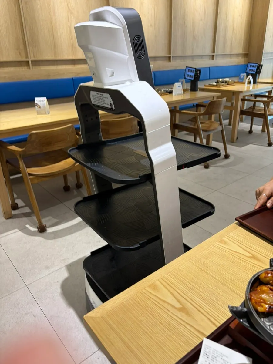 직접 구운 계란후라이와 밥상