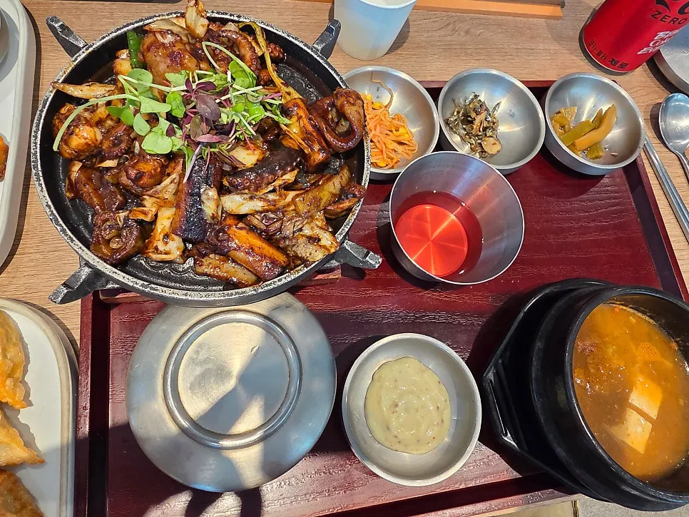 Full spread of the single-diner grill Grandma's Octopus Stir-fry set meal