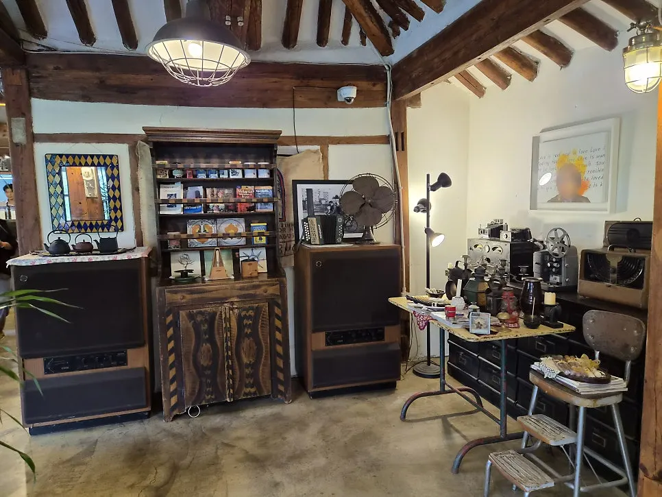Cafe Giwa interior viewed while ordering