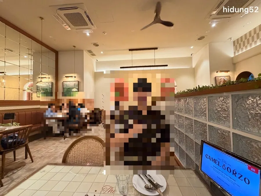카멜오르조 테이블에 놓인 파스타