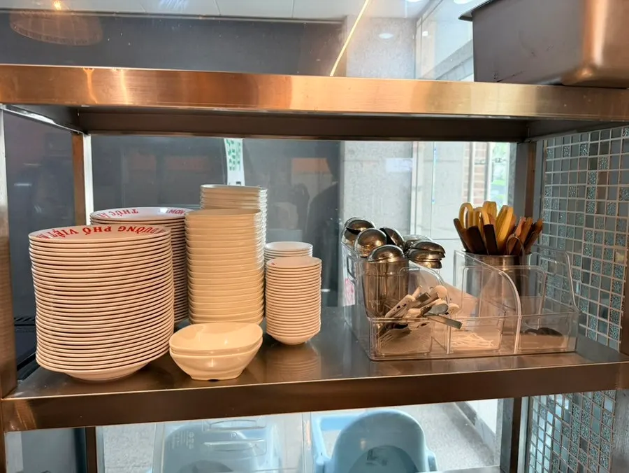 Open kitchen at Kkamon showing the cooking process
