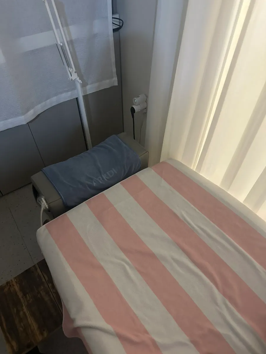 Bed-type machine used for the 20-minute Speltone session