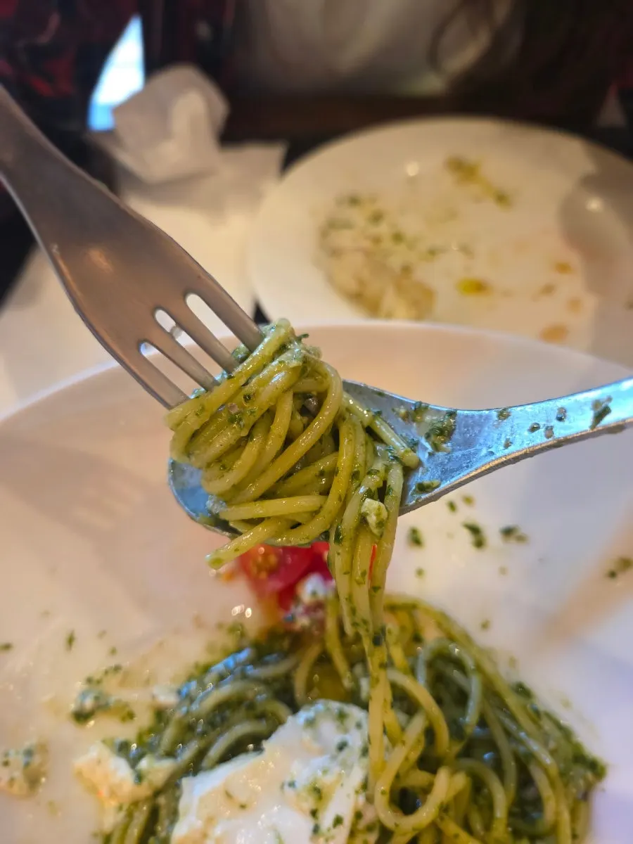 Light-flavored basil pesto pasta