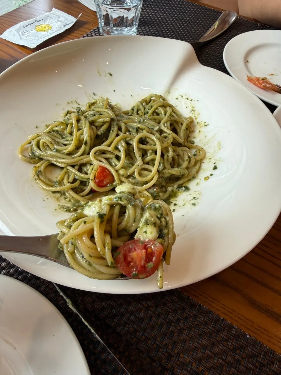 치즈가 어우러진 파스타 면