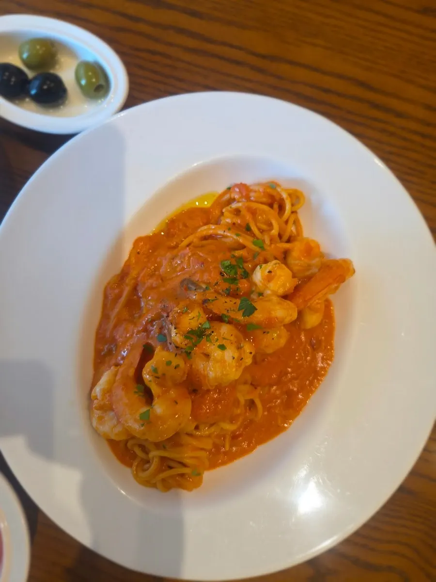 Shrimp rosé pasta with bisque rosé sauce