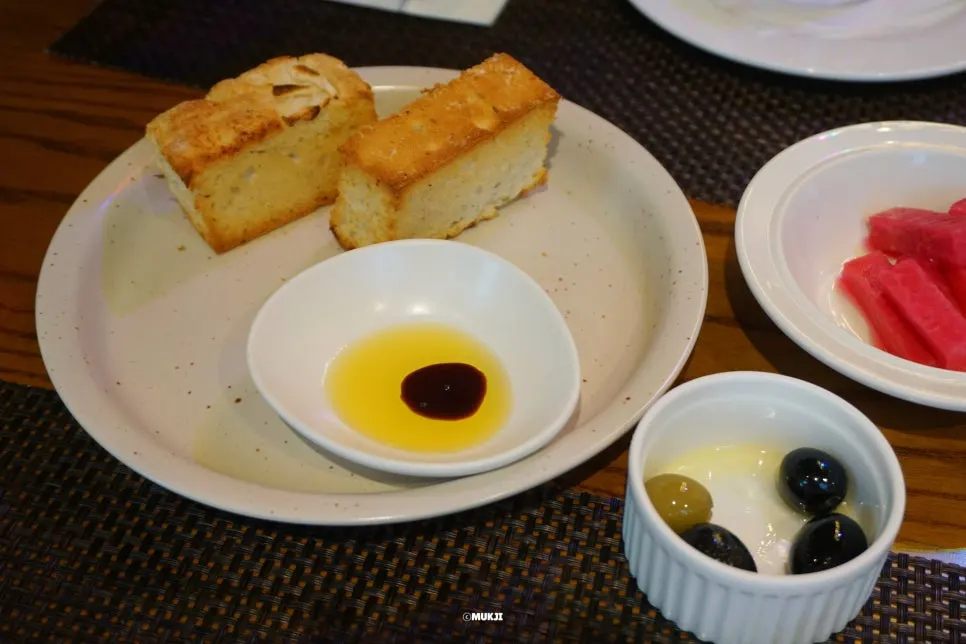 チェナコロ・アートフォレで最初に出てきた食前パン