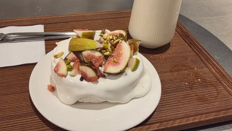 Close-up view of the fig pavlova