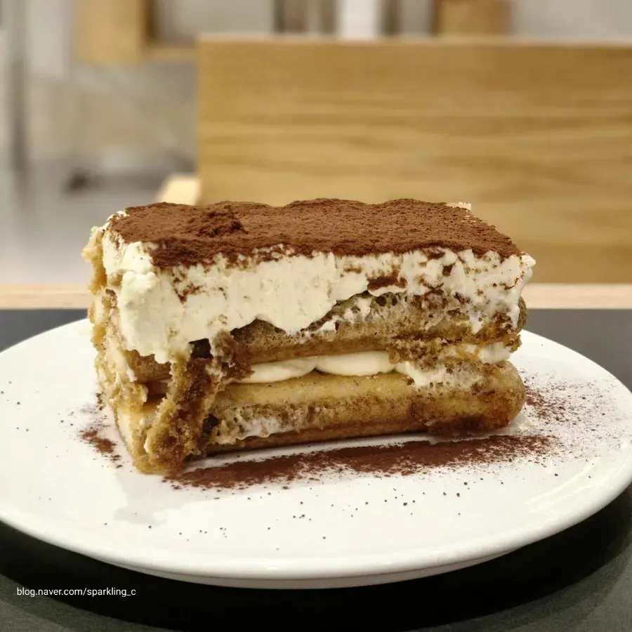 Visually striking original tiramisu