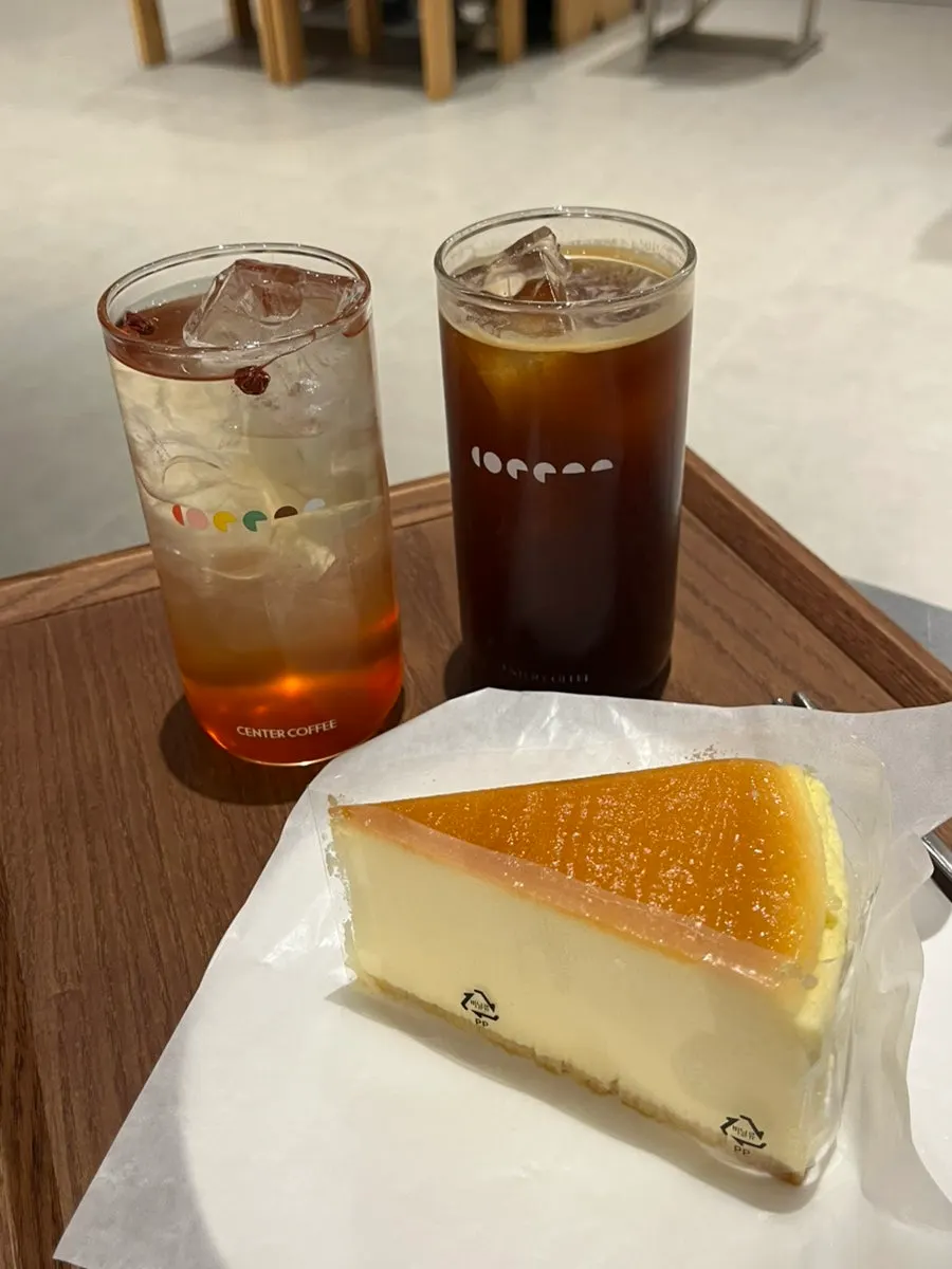 Drinks and dessert served on a tray
