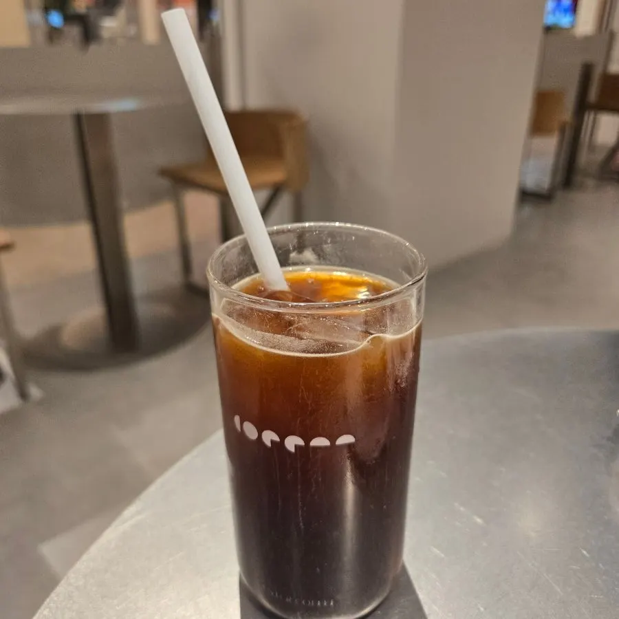 Iced Americano made with Icebreaker beans
