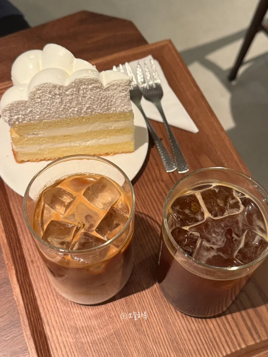 센터커피 광화문점 순수 우유 생크림 케이크